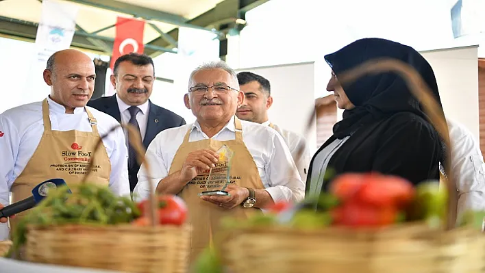 Başkan Büyükkılıç Organik Ürünleri Elleriyle Topladı, Yemek Pişirdi