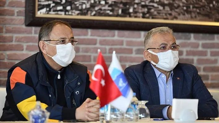 Başkan Büyükkılıç'tan Özhaseki'ye Zirvede 'Yatırım' Sunumu