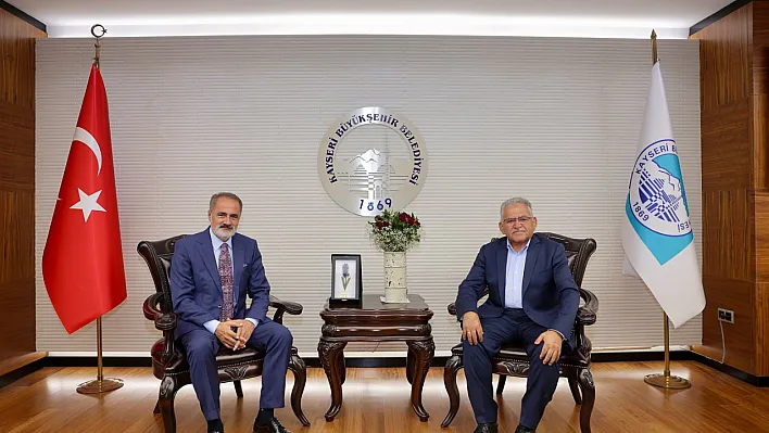 Başkan Büyükkılıç TCDD Genel Müdürü Kurt'u Makamında Konuk Etti