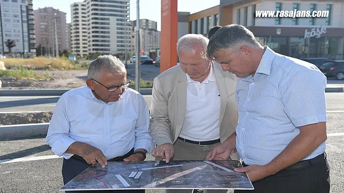 Başkan Büyükkılıç, Trafiğe Açılan 17,5 Milyon TL'lik Katlı Kavşağı Yerinde İnceledi