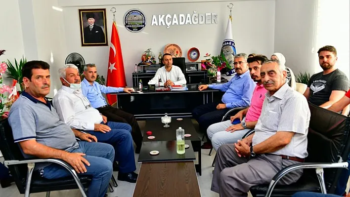 Başkan Çınar, Akçadağ Dayanışma Derneği Yönetimiyle Bir Araya Geldi