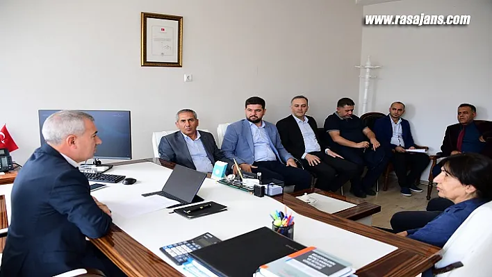 Başkan Çınar İmar Komisyonu Üyeleriyle Biraraya Geldi