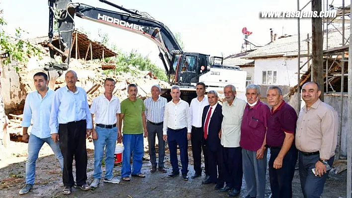 Başkan Çınar, Ocak ve Eylül Ayları Arasında 47 Metruk Evin Yıkımını Gerçekleştirdik