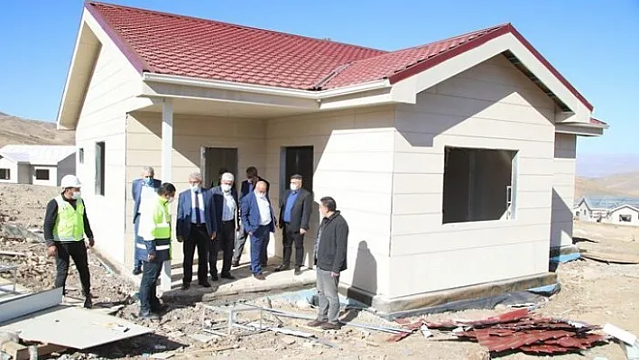 Başkan Güder, Bulutlu'daki Köy Evlerini İnceledi
