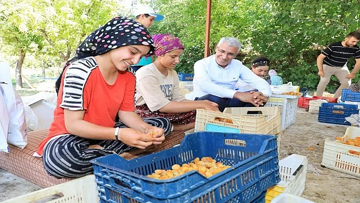 Başkan Güder'den Mevsimlik İşçilere Bayram Ziyareti