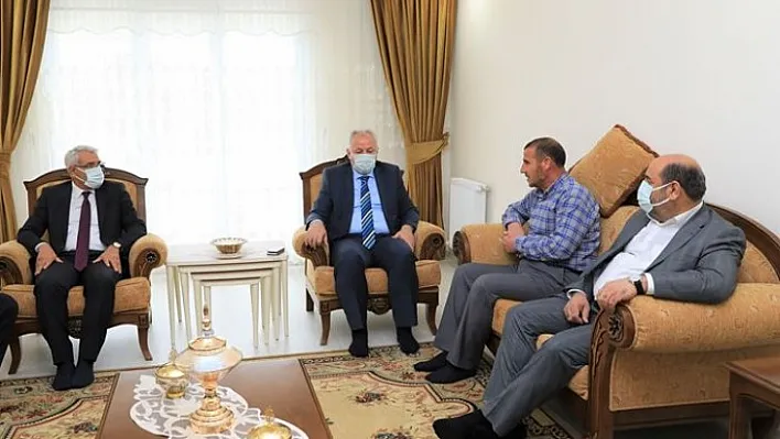 Başkan Güder'den Şehit Ailesine Anlamlı Ziyaret