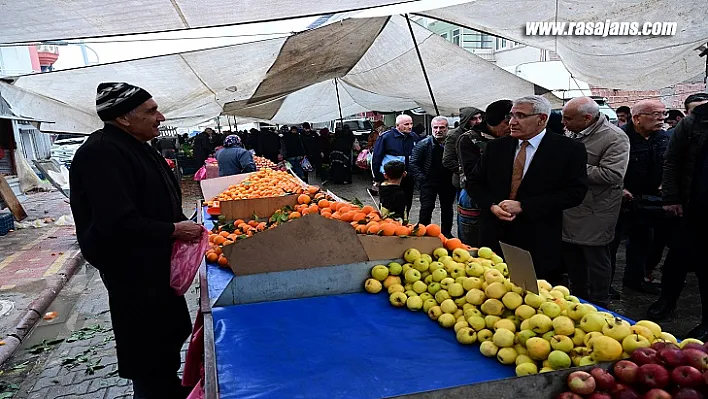 Başkan Güder Pazar Esnafını Ziyaret Etti