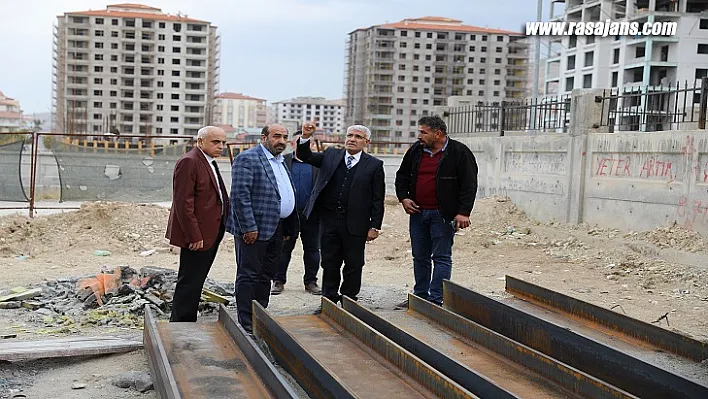 Başkan Güder, Yüzme Havuzunda İncelemelerde Bulundu