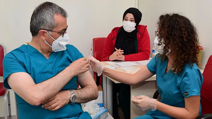 Başkan Güngör'den Aşı Daveti: Bir Kahramanlık Daha Yap!