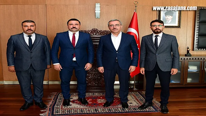 Başkan Güngör Ülkü Ocakları İl Başkanı Dursun Nar ve Yönetimini Ağırladı
