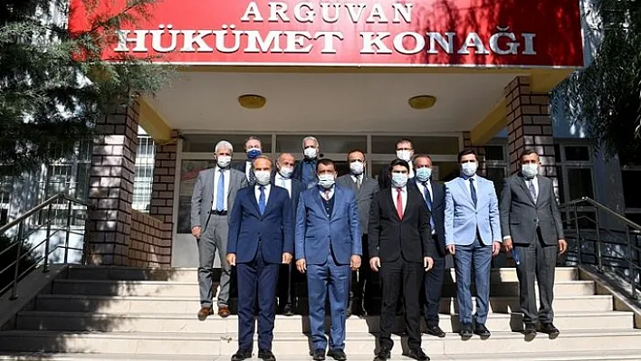 Başkan Gürkan, Arguvan Belediyesi ve Kaymakamlığını Ziyaret Etti