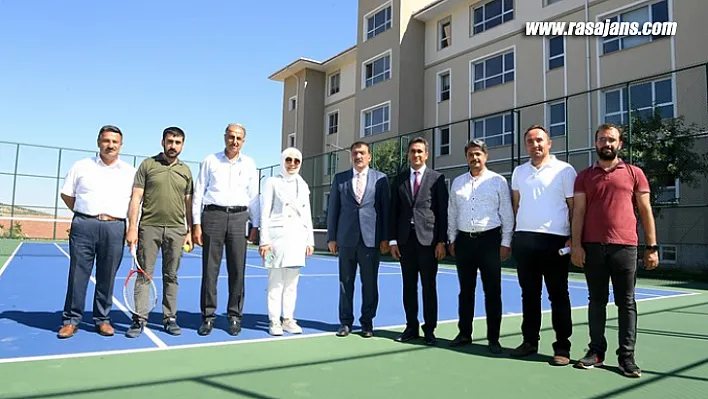 Başkan Gürkan, Büyükşehir Belediyesi 18 Okula 26 Spor Tesisi Kazandırıyor