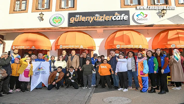 Başkan Gürkan Gülen Yüzler Kafesini ziyaret etti
