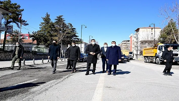 Başkan Gürkan İstasyon Caddesindeki çalışmaları yerinde inceledi