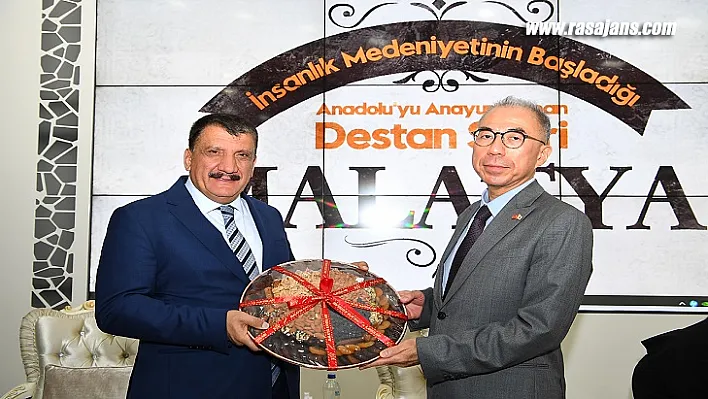 Başkan Gürkan Japonya Büyükelçisi Suzuki Kazuhiro'yu makamında ağırladı