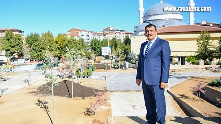 Başkan Gürkan Kernek Meydanında İncelemelerde Bulundu