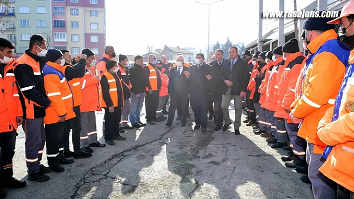 Başkan Gürkan Temizlik Personelleriyle Bir Araya Geldi