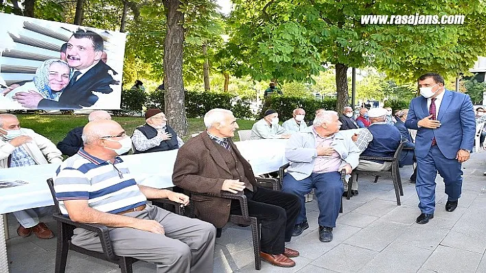 Başkan Gürkan, ' Yaşlılarımız Güngörmüş Tecrübeli İnsanlardır'