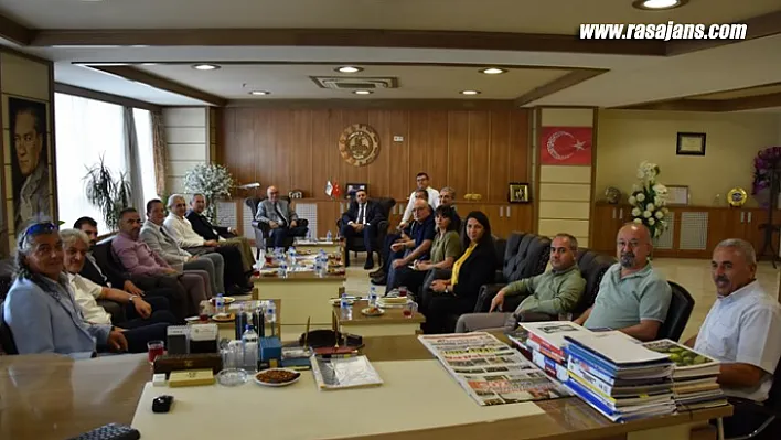 Başkan Sadıkoğlu, İhracat ürünlerinde 'Malatya Kayısısı' adının kullanılmasını rica ediyoruz