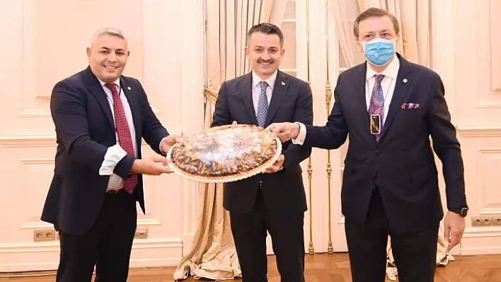 Başkan Sadıkoğlu, Tarım Bakanı İle Bir Araya Geldi