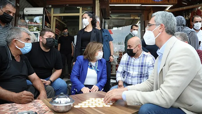 Başkan Şahin, Tarihi Çarşılarda Yürütülen Çalışmaları İnceledi