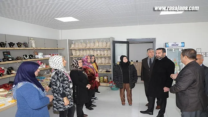 Başkan Şerifoğulları Sosyal Yaşam Merkezi'ni Ziyaret Etti
