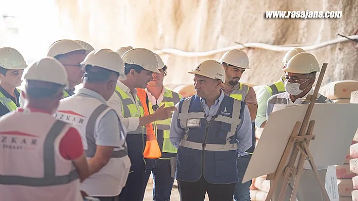 Başkan Soyer Buca Onat Tüneli'ndeki çalışmaları inceledi
