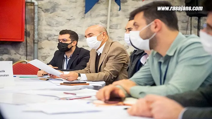Başkan Soyer gençlerle bir araya geldi: