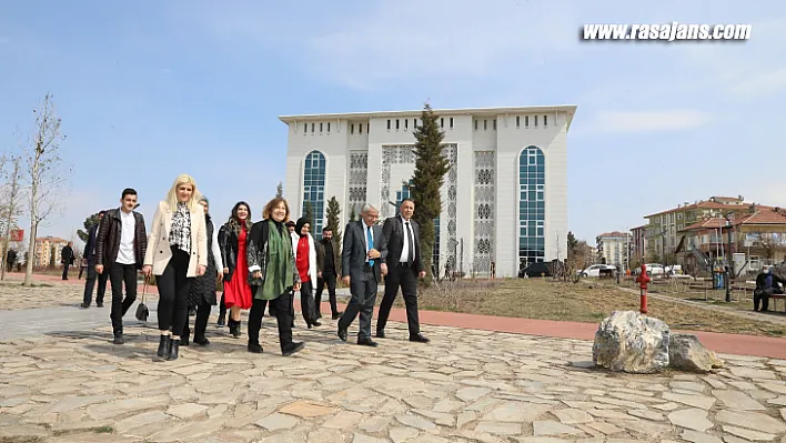 Başkan Yardımcısı Kurt Battalgazi Belediyesi Bizim Övünç Kaynağımız