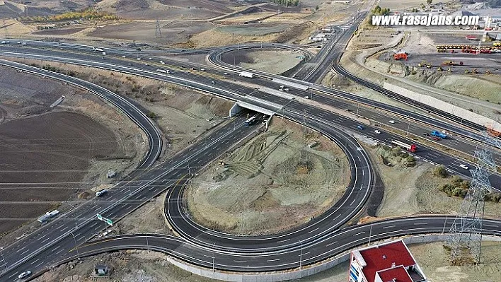 Başkent'te Ulaşım Atağı Sürüyor: Bağlıca Bulvarı-Çevre Yolu Bağlantısı Trafiğe Açıldı