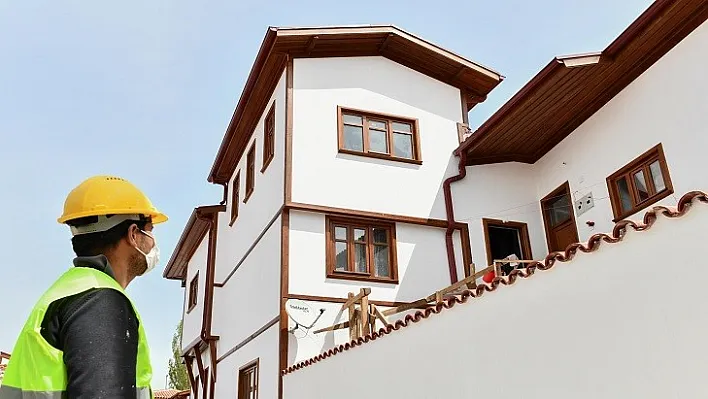 Başkentli Ustalar Ankara Kalesi'nde Tarihi Mirası Gün Yüzüne Çıkarıyor