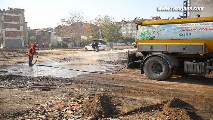 Battalgazi Belediyesi'nden Enkaz Sonrası Temizlik Çalışması