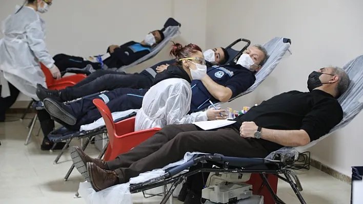 Battalgazi Belediyesi'nden Türk Kızılayı'na Kan Desteği
