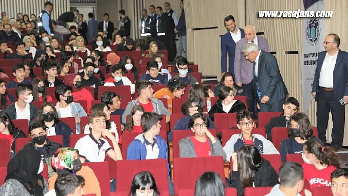 Battalgazi'de 7'den 70'e İlgi Gören Konferans