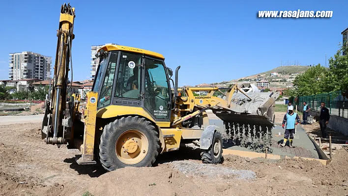 Battalgazi'deki Gül Bahçesinde Çalışmalar Sürüyor