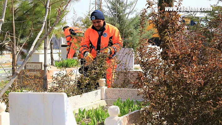 Battalgazi'deki Mezarlıklarda Ramazan Ayı Temizliği