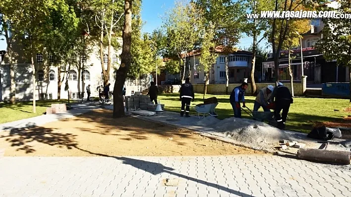 Battalgazi'deki Parklarda Revize Çalışmaları Sürüyor