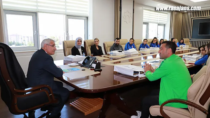 Bayan Futbolculardan Başkan Güder'e 2.Lig Sözü