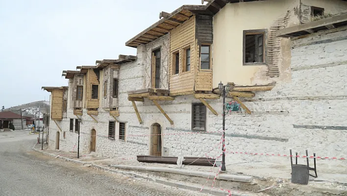 Belediye Konukevi'nde Restorasyon Çalışmaları Devam Ediyor