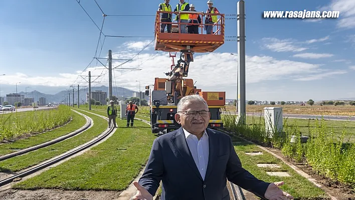 Büyükkılıç Tramvay Hattına 120 Bin Adet Fidan Dikiyoruz