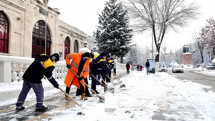 Büyükşehir Belediyesi 698 Mahalle Yolunu Ulaşıma Açtı