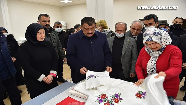 Büyükşehir Belediyesi Tecde Kültür Merkezinde Bayanlara Geri Dönüşüm Kursu