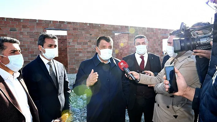 Büyükşehir'den Fidancılara Modern Satış Merkezi
