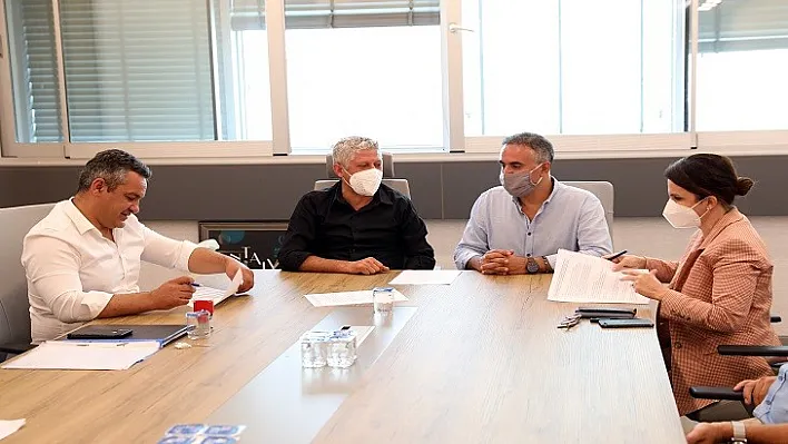 Büyükşehir'e 1 milyon fidan bağışı Yanan alanlar rehabilite edilecek