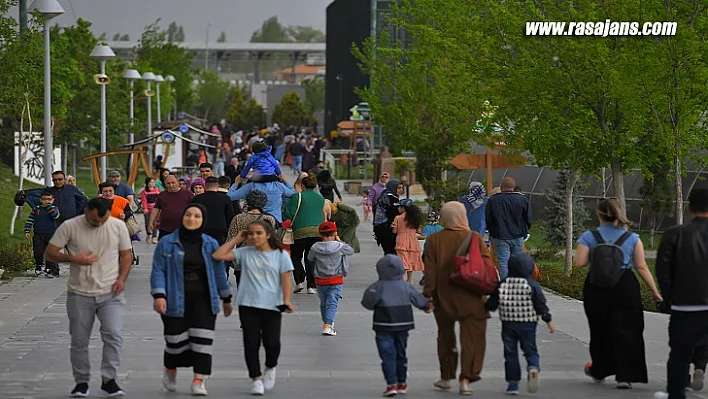 Büyükşehir'in Hayvanat Bahçesi'ne 3 Günde 50 Bin Ziyaretçi