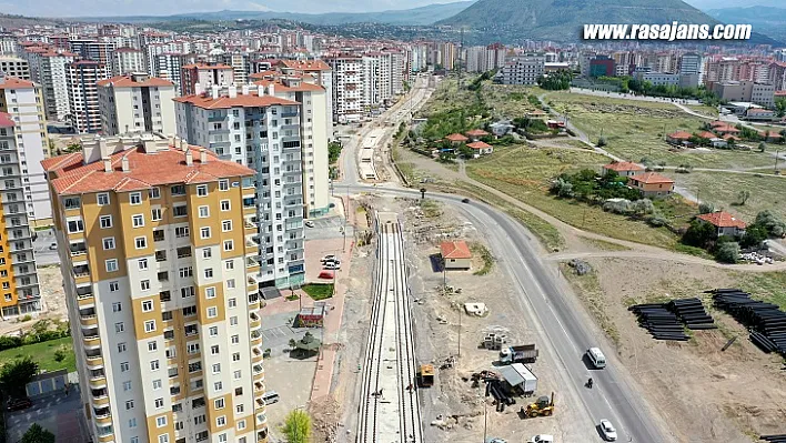 Büyükşehir'in Talas Yeni Raylı Sistem Hattı Üzerinde Yol Ve Çevre Düzenleme Çalışmaları Sürüyor
