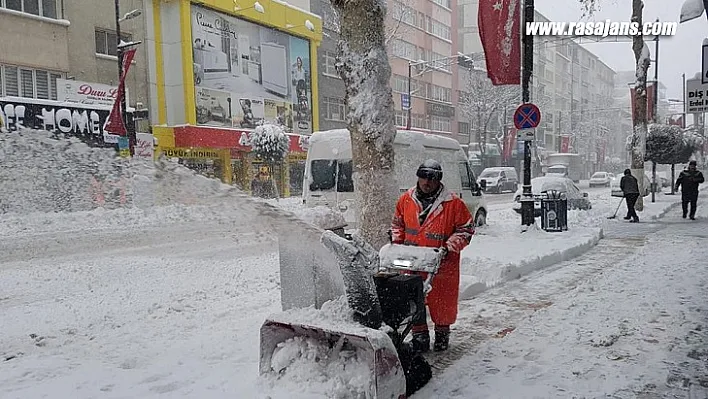 Büyükşehir Karla Mücadele Çalışmaları 7/24 Devam Ediyor