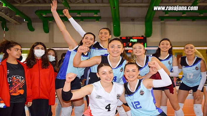 Büyükşehir Msk Kadın Voleybol Takımı Vakıfbank'ı 3-0 Yendi