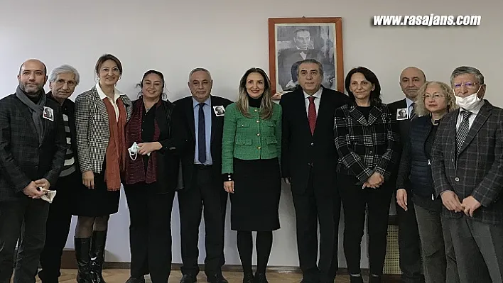 CHP Kadın Kolları Genel Başkanı Aylin Nazlıaka SDD'yi ziyaret etti