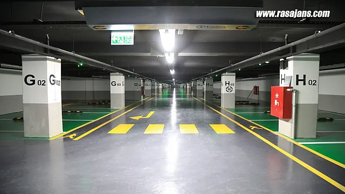 Cumhuriyet Meydanı Yer Altı Otoparkı Hizmete Açılıyor